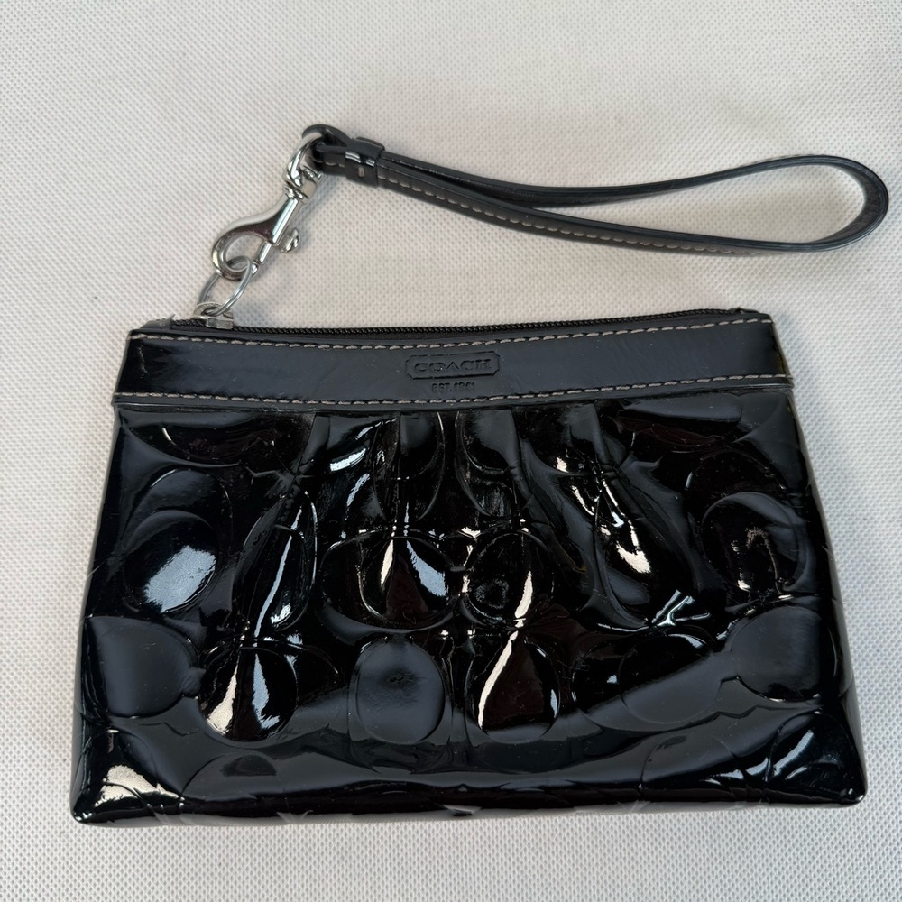 Coach Signature Black Patent Leather Embossed Wristlet READ